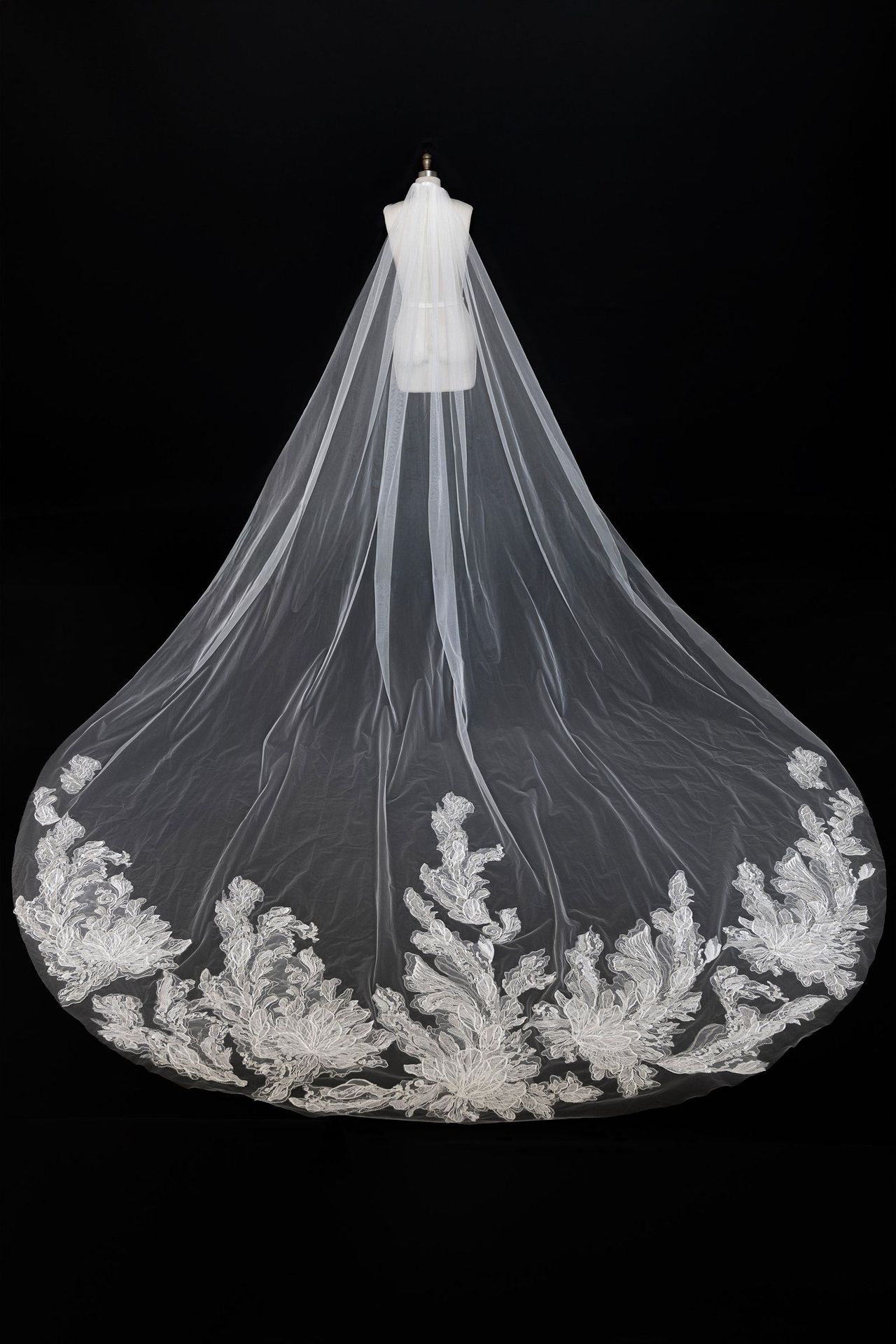 Divana Veil - image 1